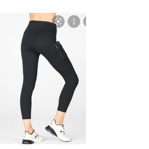 Fabletics High Rise Mila Pocket Capri